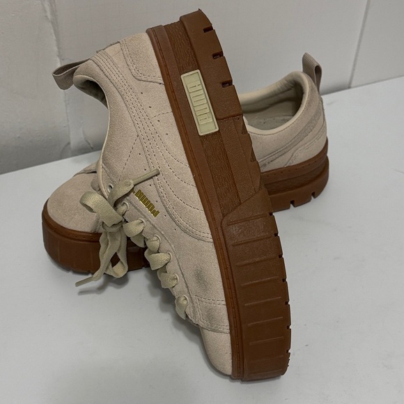 Puma Beige Sneakers with Tan Soles - Picture 6 of 8
